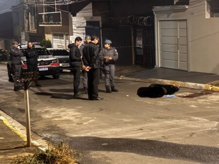 Homem é morto a tiros durante briga em Rio das Pedras