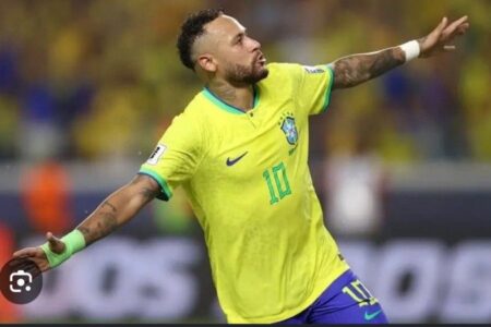 Neymar tem lesão grau 2 na panturrilha e vira dúvida na Copa