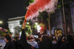 Noite de caos na França após título do PSG deixa 2 mortos e 192 feridos