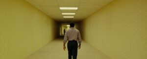 Aos 20, Kane Parsons estreia na A24 com ‘Backrooms’