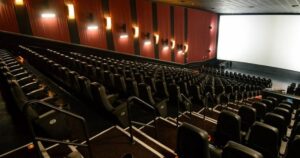 Cinema nacional cai a 7,1% e ganha Tela Brasil no streaming público