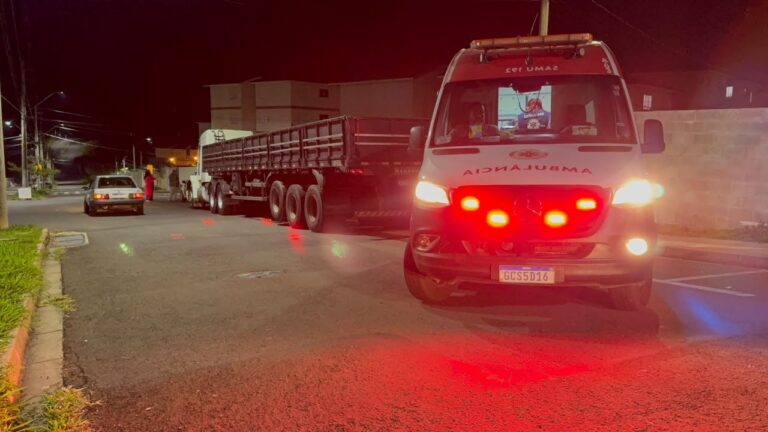 Mulher tem perna prensada em acidente com caminhão em Piracicaba