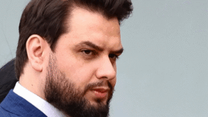 Moraes mantém visita a Filipe Martins limitada a uma hora
