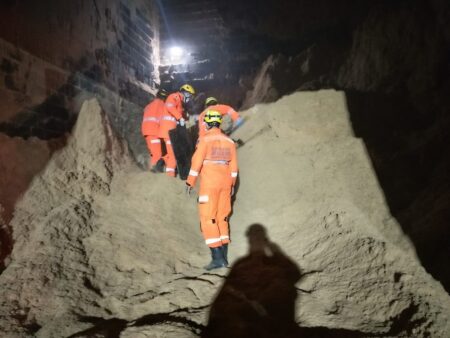 Trabalhador morre soterrado após cair em silo de serragem de sete metros