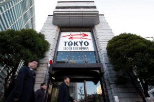 Bolsa de Tóquio bate recorde e Nikkei 225 supera 70 mil pontos