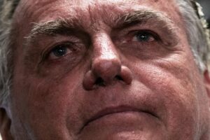 Bolsonaro depõe à Polícia Civil sobre pistola Glock apreendida no DF