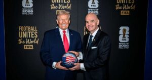 FIFA deve permitir que Trump entregue a taça na final da Copa de 2026