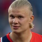Haaland homenageia mãe e usa sobrenome Braut na camisa da Noruega na Copa