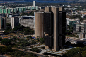 Projeção de inflação sobe a 5,30% e aperta espaço para cortar a Selic