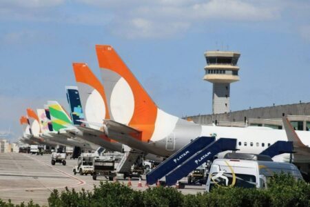 Governo estuda zerar IR sobre leasing de aviões até 2030 para evitar alta de passagens