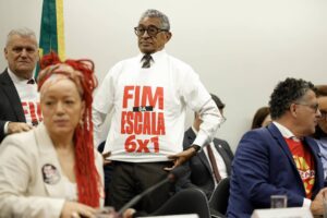 PEC da escala 6×1 muda folgas e encarece hora extra