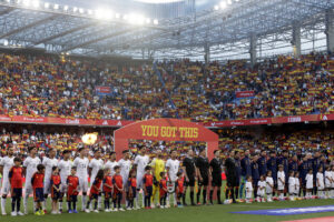 Copa de 2026 terá pré-jogo com bandeirões e explosões