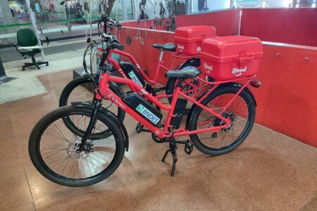 BNDES financia e-bikes para entregadores e mira aluguel R$ 25 menor