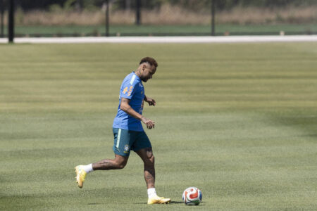Ancelotti relaciona Neymar para Brasil x Escócia e mantém mistério sobre titularidade