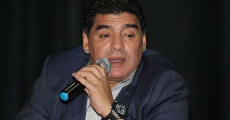 Bola da ‘Mão de Deus’ de Maradona vai a leilão e pode alcançar R$ 50 milhões