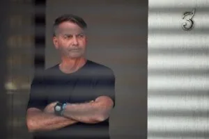 Moraes suspende visitas a Bolsonaro e veta Flávio por 90 dias após carta política