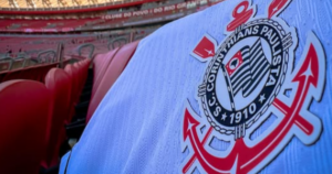 Corinthians firma patrocínio com Fatal Fans por até R$ 31 mi e preserva uniforme das Brabas