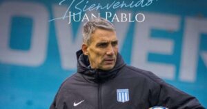 Racing anuncia Vojvoda como técnico após passagem curta pelo Santos