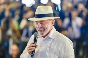 Lula apoia Veneziano ao Senado e contraria pai de Hugo Motta na Paraíba