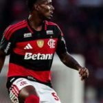 Milan prepara oferta de R$ 88 milhões por volante Evertton Araújo do Flamengo