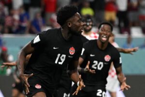 Canadá busca 1ª vitória em Copas sem Davies na estreia