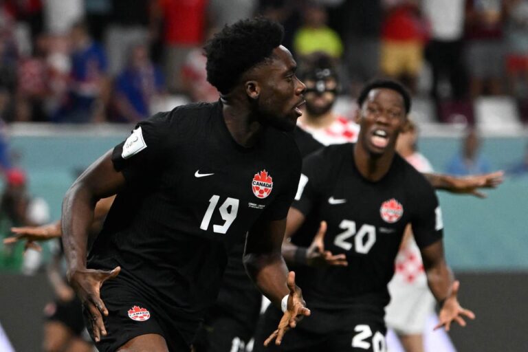 Canadá busca 1ª vitória em Copas sem Davies na estreia