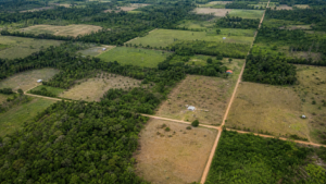 Lula entrega 1.390 títulos de terra e anuncia pacote de R$ 313 milhões para reforma agrária em MS