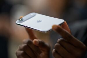 Tata confirma incidente após suspeita de vazamento envolvendo Apple e Tesla