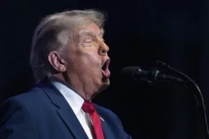 Trump Media propõe cobrar US$ 100 mil de bancos por acesso antecipado a posts do presidente