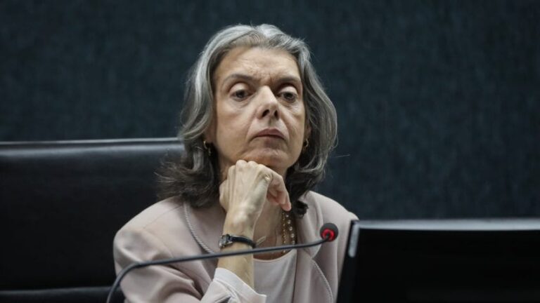 Cármen Lúcia critica rito relâmpago do Senado em votação sobre aborto infantil