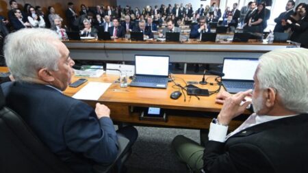 PEC da aposentadoria especial de agentes avança no Senado
