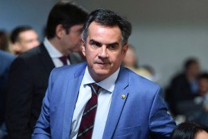 PF liga Ciro Nogueira a viagens de R$ 468 mil pagas por Vorcaro
