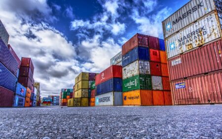 Japão tem maior alta nas exportações desde 2022 com salto em chips