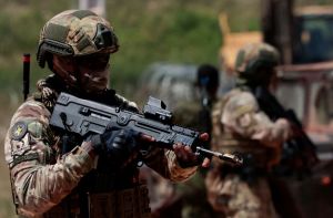 Brasileiro apoia cerco dos EUA a facções, mas 39% veem interferência no país