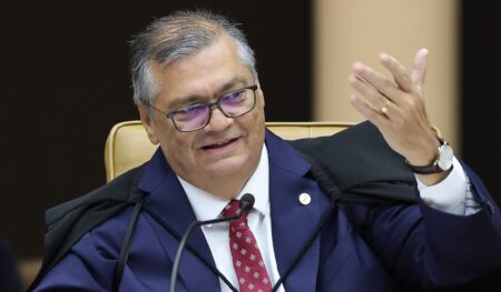 STF propõe liberar retroativos de penduricalhos a juízes e membros do MP