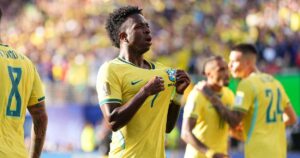 CazéTV atrasa mais de 30s em gol de Vini Jr; antena digital leva vantagem
