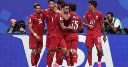 Cristiano Ronaldo marca duas vezes e vira recordista na goleada de Portugal