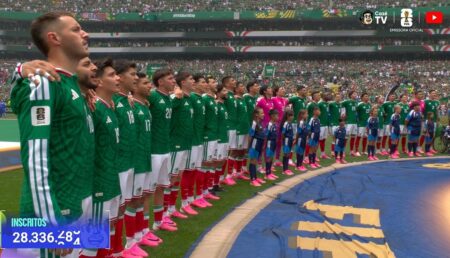Chuteiras rosas dominam estreia da Copa e chegam a R$ 2.300