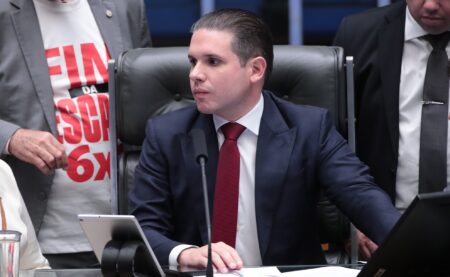 Motta põe Leo Prates na relatoria do projeto contra escala 6×1