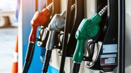 Governo prevê cortar subsídio de R$ 0,44 da gasolina se EUA e Irã fecharem acordo