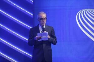 Grupo Globo formaliza holding com 20 integrantes e divide comando entre os três Marinho