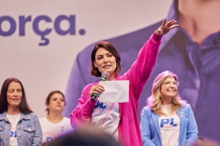 Valdemar tenta conter racha entre Michelle e Flávio no PL antes de 2026
