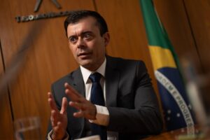 Conta de R$ 200 bi no Senado pressiona ajuste fiscal