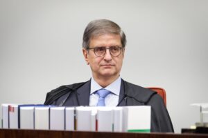 PGR pede ao STF que rejeite revisão criminal de Bolsonaro e mantenha pena
