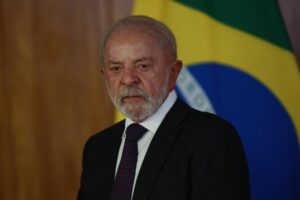 Lula critica protecionismo no G7 e mira Trump sem romper diálogo