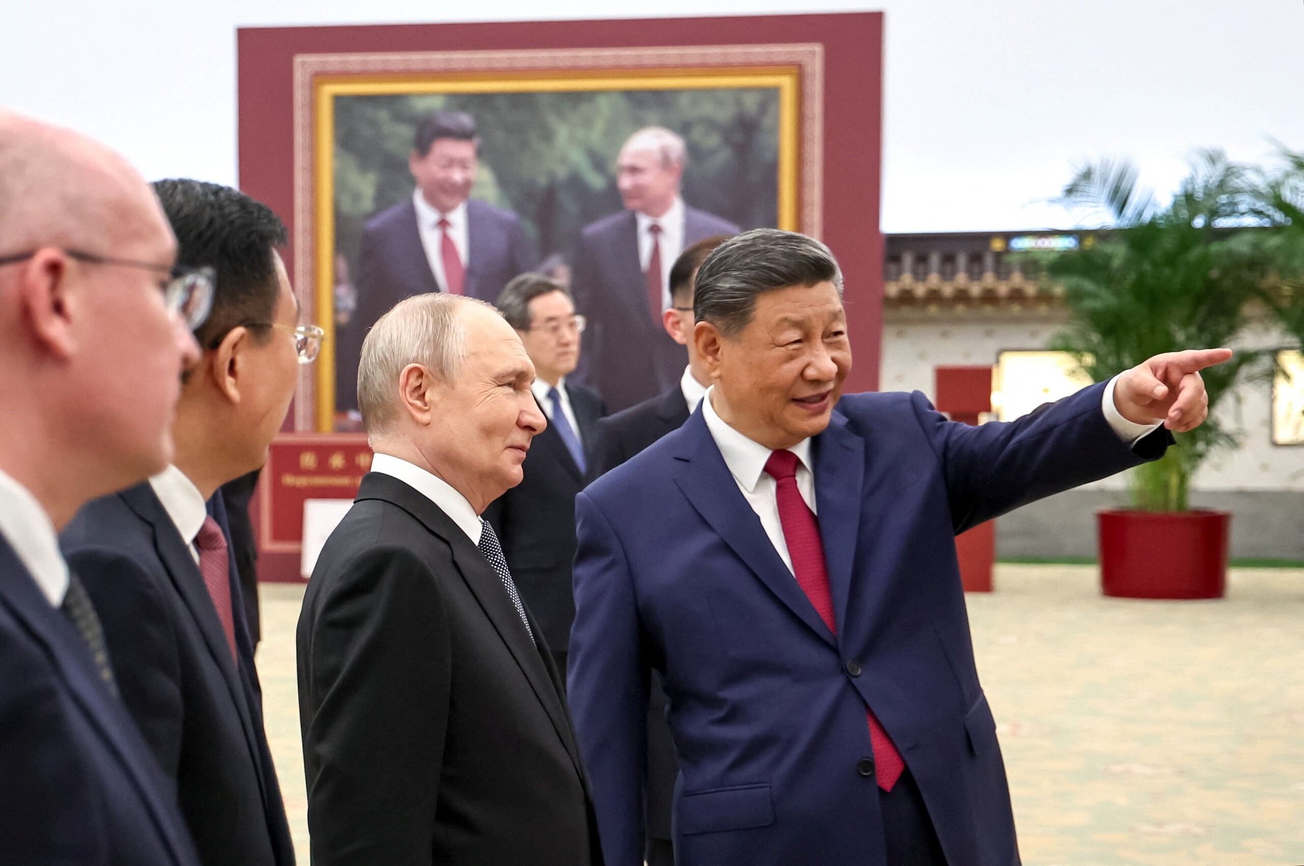 Trump cita Xi e Putin e diz que Ormuz não terá pedágio após acordo com Irã