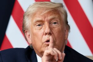 Trump ameaça atacar Irã e põe petróleo e mercados em alerta