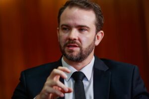 Durigan procura STF para conter pautas do Senado que ameaçam orçamento