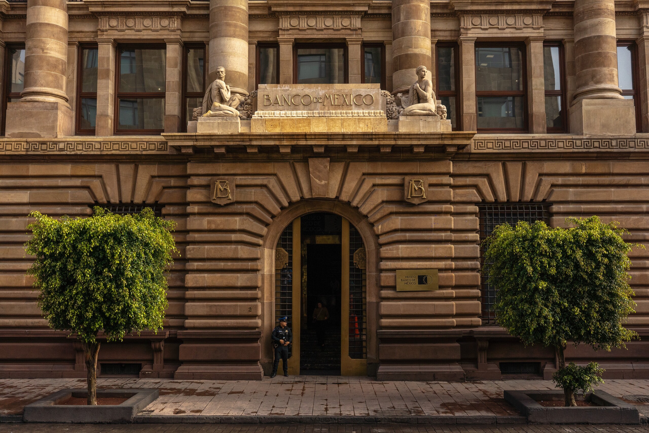 Banxico mantém juros em 6,50% e sinaliza pausa prolongada