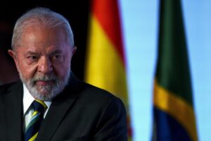 Lula vincula expansão da Universidade Federal de São João del-Rei a terreno